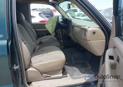 2005 Chevrolet Silverado 1500 from USA, damaged, VIN 1GCEC14X05Z235351